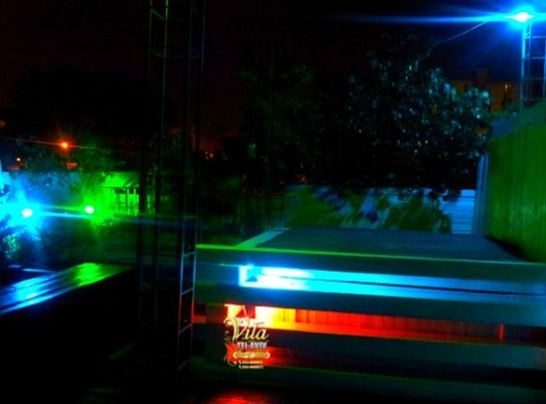 מועדון למסיבת רווקים עם בריכה